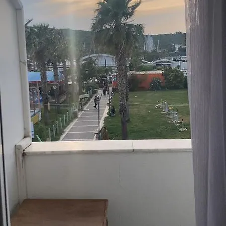 Renos Lounge 3* 세페리히사르